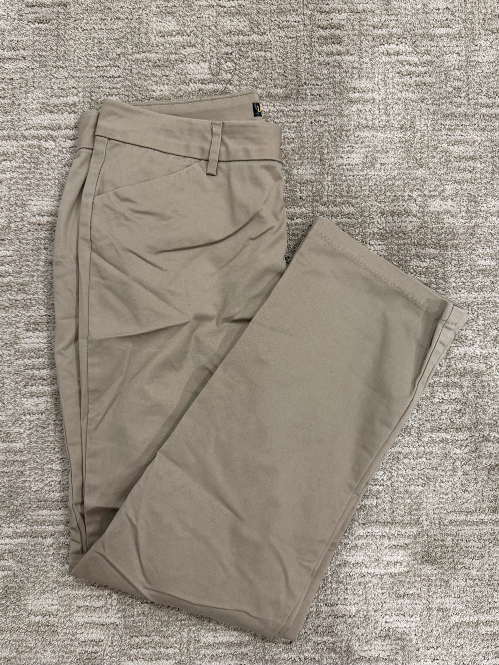 Lee’s Khaki Relaxed Fit Mid Rise Pants size 12